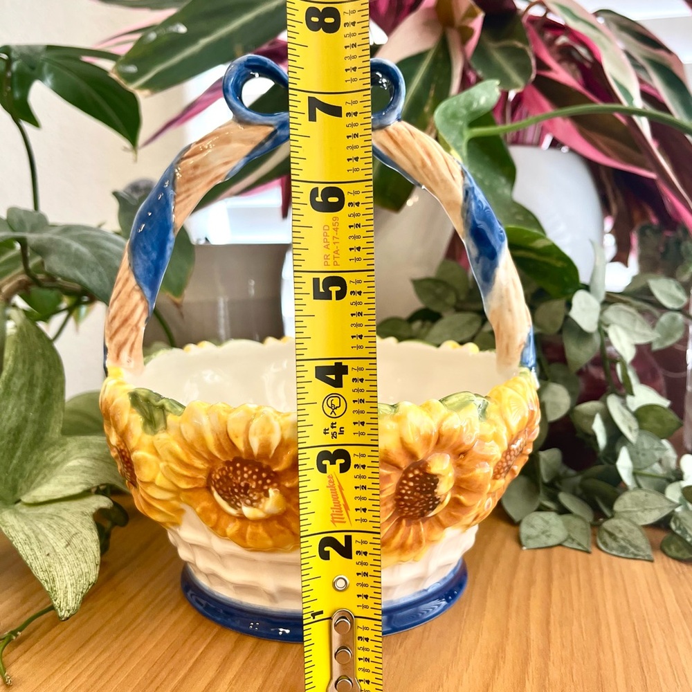 Vintage Ceramic Sunflower Basket Circa 1990’s - Picture 11 of 14